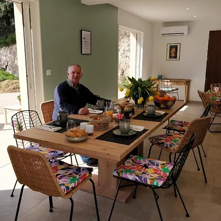 Konukevi Casa Voscia 3*